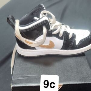 Nike Air Jordan 1 Mid Patent Black Gold White (9c)"